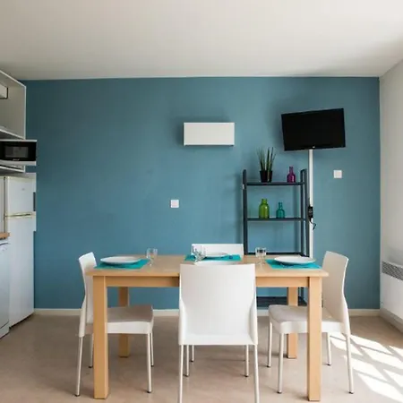 Maison Familiale 3 Avec Terrasse - Api-1-52-1340 Carla-Bayle