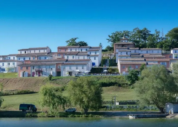 Maison Familiale 3 Avec Terrasse - Api-1-52-1340 *